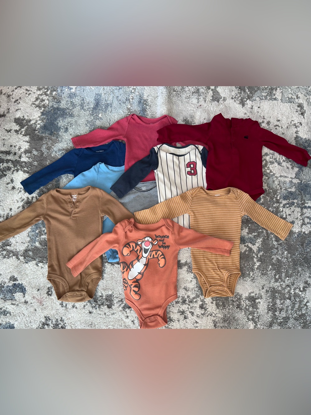 Kids Long-Sleeve onesie
6 Carter brand
2 okie dokie
1 Disney brand